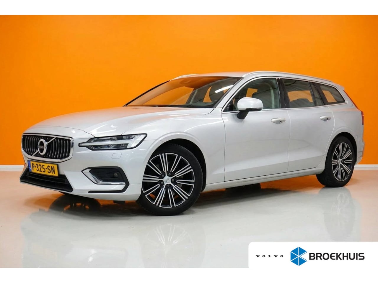 Volvo V60 - B3 Inscription Leder | Standkachel | Adap. Cruise | Camera - AutoWereld.nl