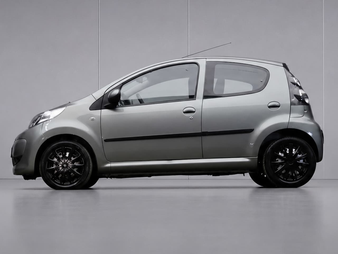 Citroën C1 - 1.0-12V Ambiance Sport AUTOMAAT (AIRCO,ELEKTRISCH PAKKET,SPORTSTOELEN,NIEUWE APK,NETTE STA - AutoWereld.nl