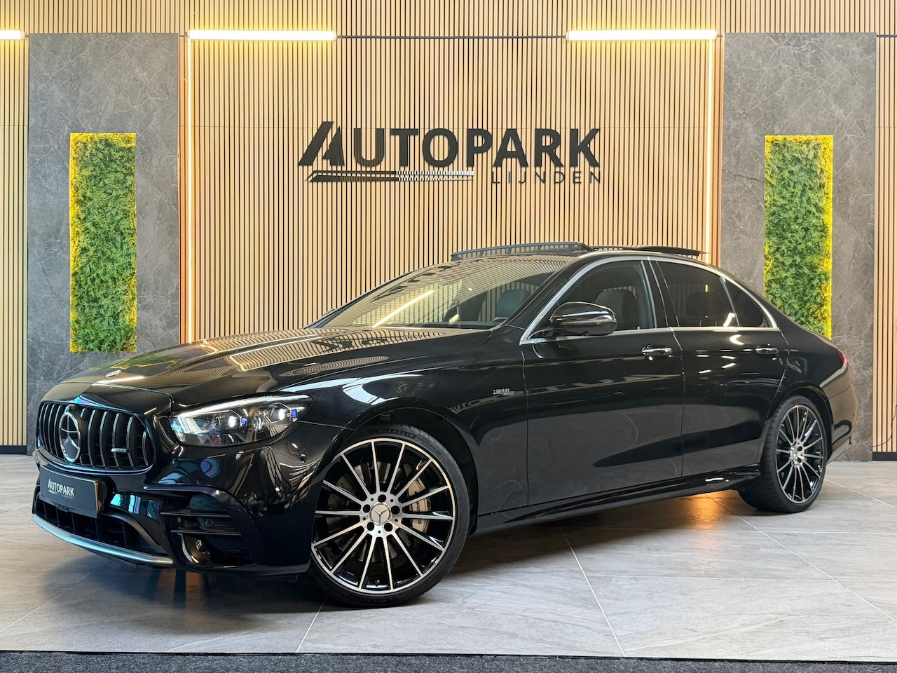Mercedes-Benz E-klasse - AMG 53 4MATIC+ BTW|PANO|BURMESTER|MASSAGE|SOFTCLOSE|HuD|MEMORY|KEYLESS|DEALER ONDERHOUDEN| - AutoWereld.nl