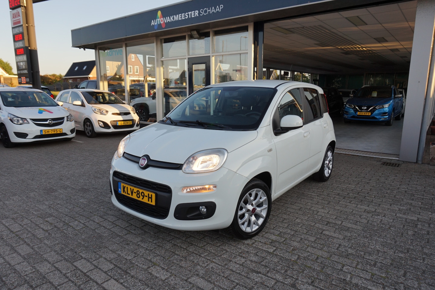 Fiat Panda - 1.2 Lounge 1.2 Lounge , 4cil , 5pers , Incl nw apk/beurt & 12 mnd bovag garantie - AutoWereld.nl