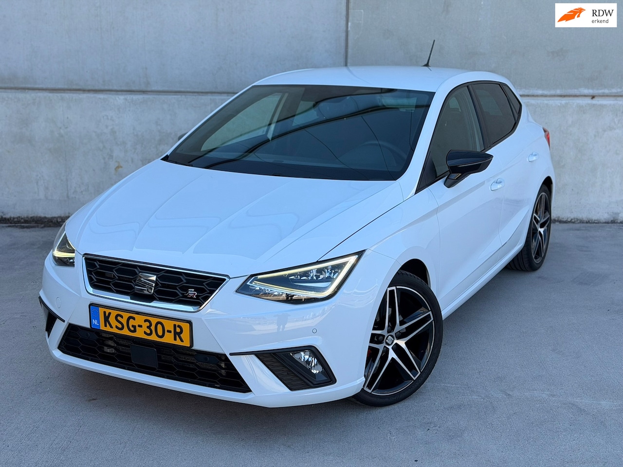 SEAT Ibiza - 1.0 TSI FR DSG Camera Beats LED Carplay Keyless - AutoWereld.nl