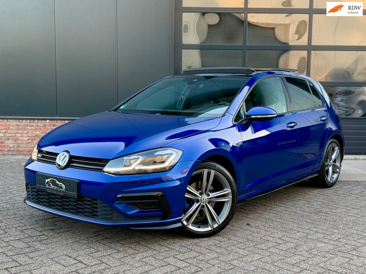 Volkswagen Golf - 1.5 TSI Highline R-Line 150pk Pano/Virtual/Keyless/Navi - AutoWereld.nl