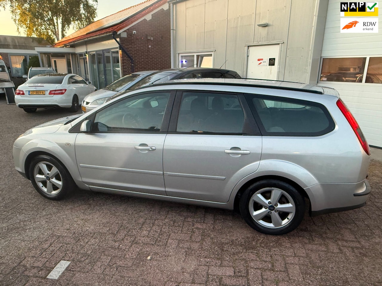 Ford Focus Wagon - 1.6-16V Futura 1.6-16V Futura - AutoWereld.nl