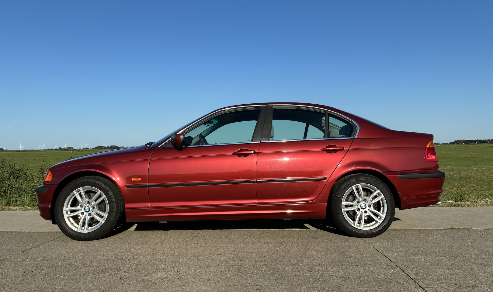 BMW 3-serie - 320i - lage km-stand - AutoWereld.nl