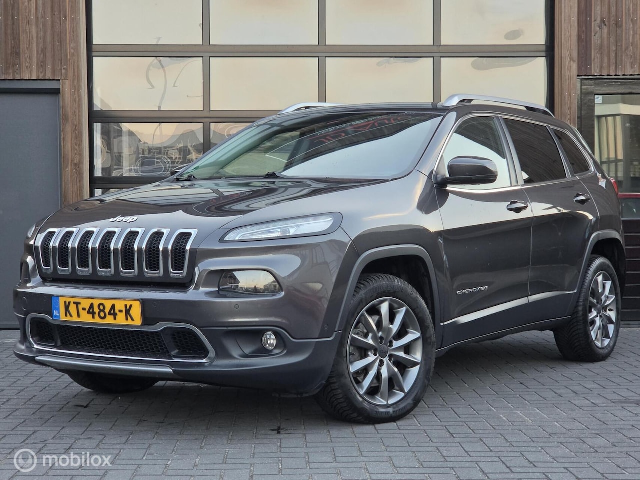 Jeep Cherokee - 2.0 LIMITED AWD LEER XENON AUTOMAAT CAMERA NAVI - AutoWereld.nl