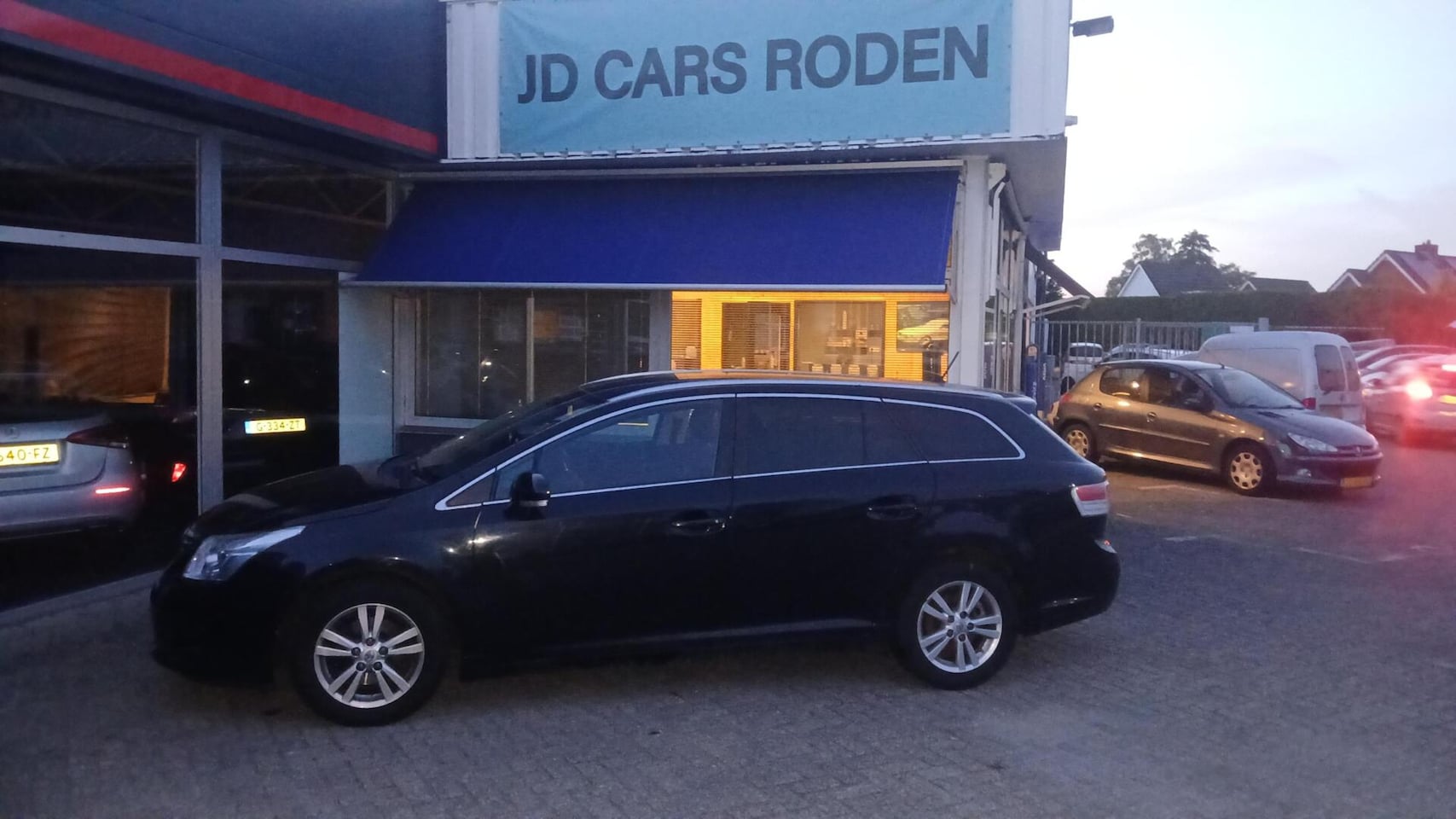 Toyota Avensis - 1.8 VVTi Dynamic! Luxe! NetJes! Goed! - AutoWereld.nl