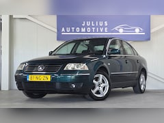 Volkswagen Passat - 1.8 Turbo Arctic Trekhaak GoedOnderhouden Nieuwe APK Clima Mooi