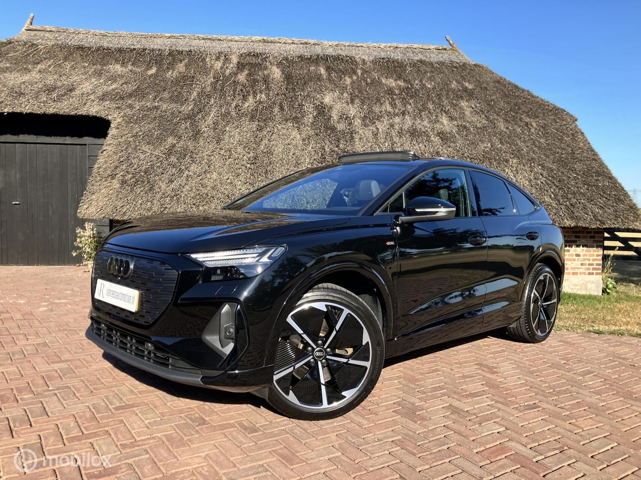 Audi Quattro - Q4 Sportback e-tro 45 S-Line Compet. LED/Pano - AutoWereld.nl