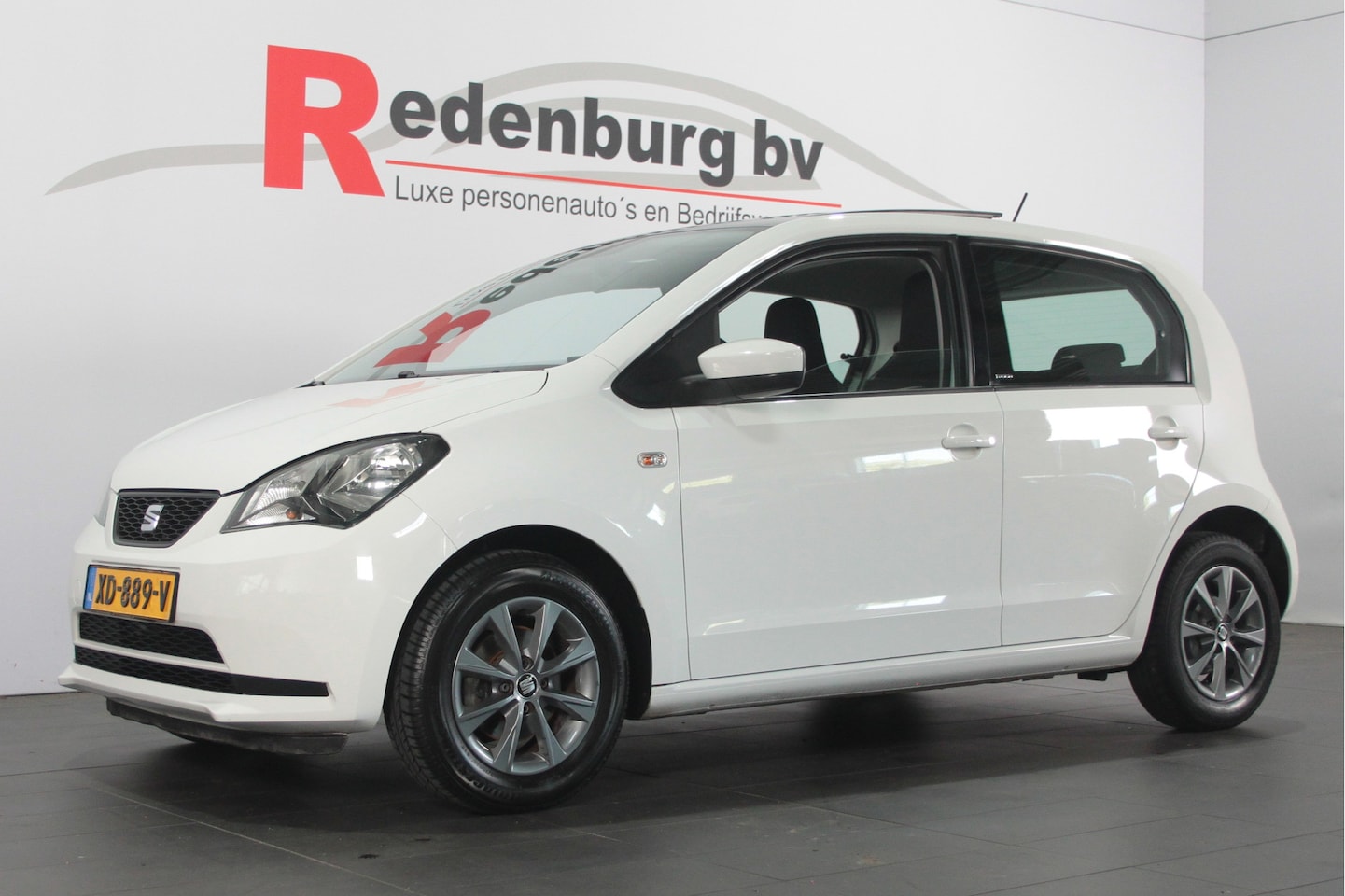 SEAT Mii - 1.0 Style Chic - 55kw / 75pk - Pano / Camera - AutoWereld.nl