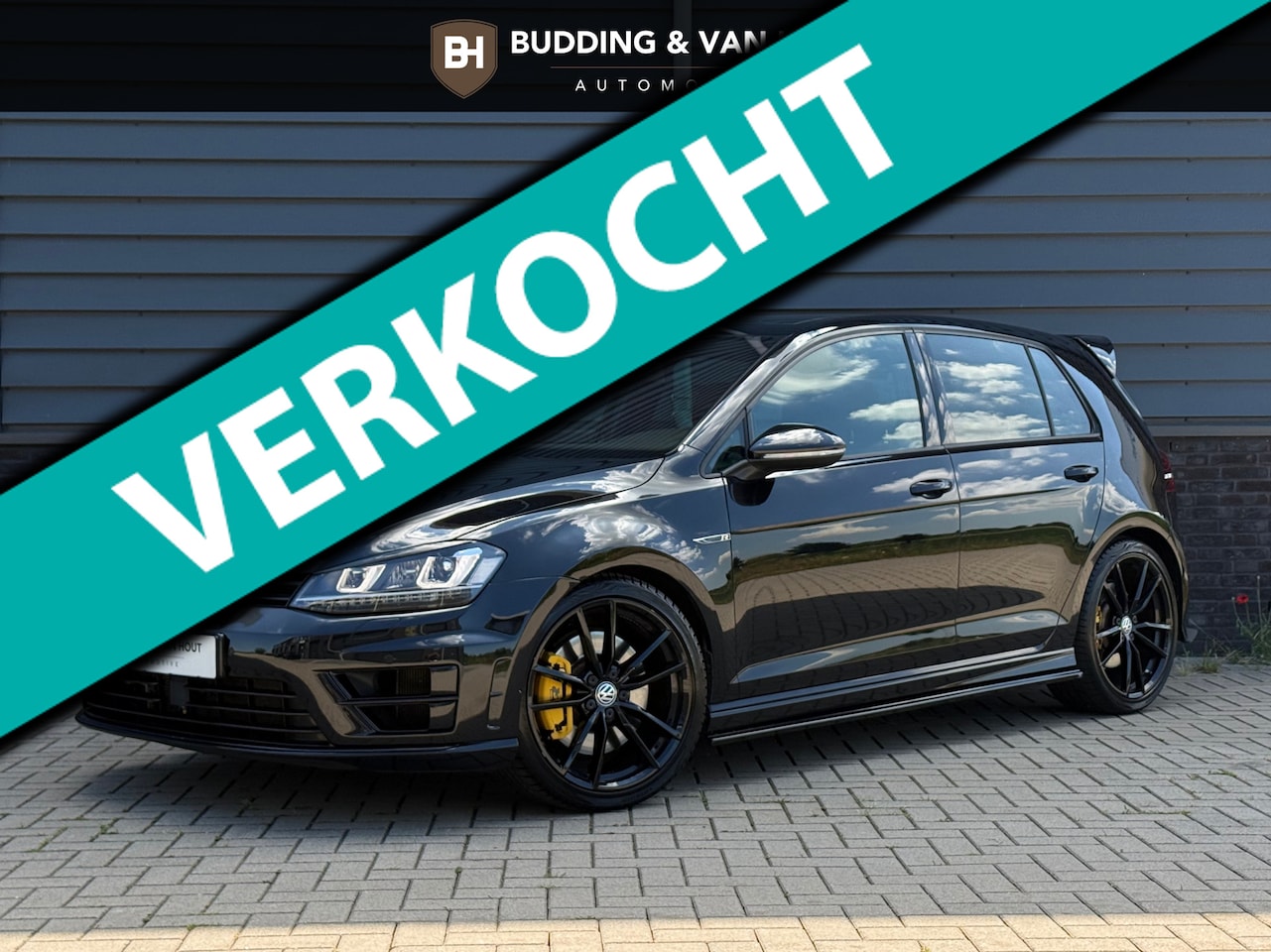Volkswagen Golf - 2.0 TSI R 4Motion Pano Leder Camera Carplay ACC Led - AutoWereld.nl