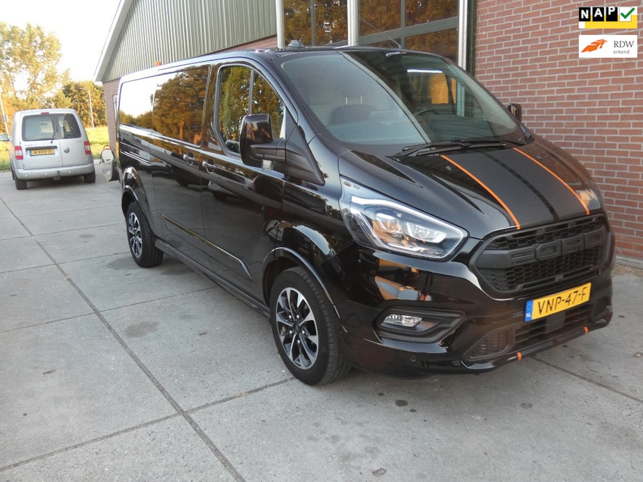 Ford Transit Custom - 320 2.0 TDCI L2H1 Sport*navi/cam * xenon - AutoWereld.nl