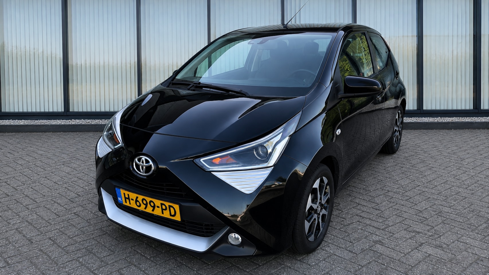Toyota Aygo - 1.0 VVT-i x-play - AutoWereld.nl