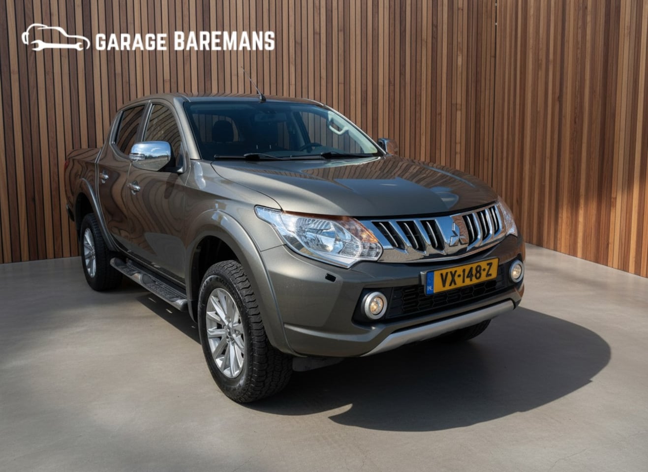 Mitsubishi L 200 - 2.4 DI-D Club Cab Intense 2.4 DI-D Club Cab Intense AUTOMAAT 180PK - AutoWereld.nl