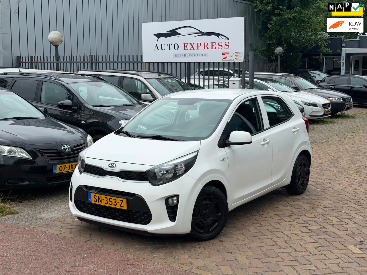 Kia Picanto - 1.0 CVVT EconomyPlusLine/Airco/Nieuw koppeling/Elektrische raam/Nap/Apk - AutoWereld.nl