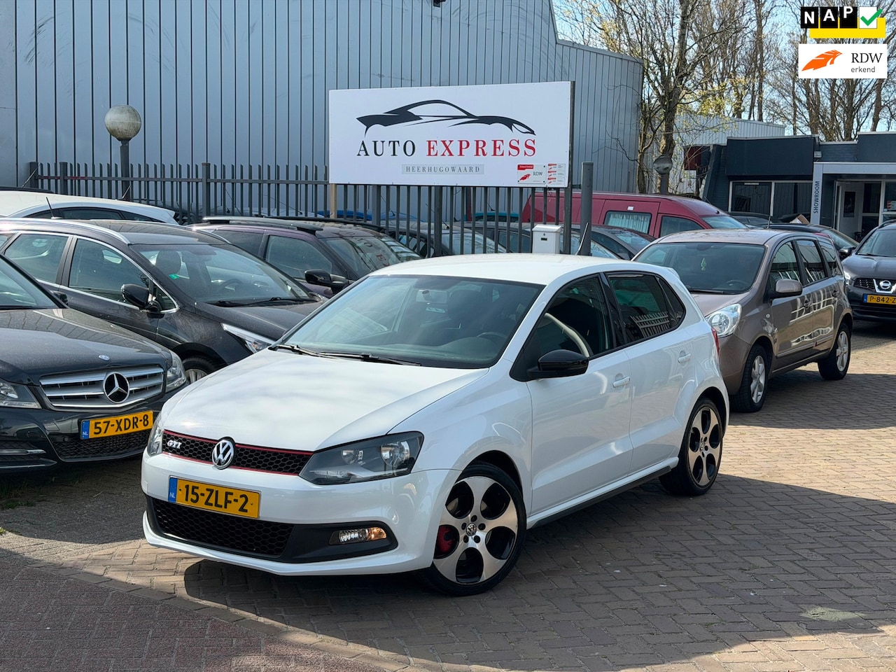 Volkswagen Polo - 1.4 TSI GTI Aut/Airco/Cruise/Navi/Nap/Nieuw Apk/2 sleutels aanwezig/ 3 Maanden Garantie - AutoWereld.nl