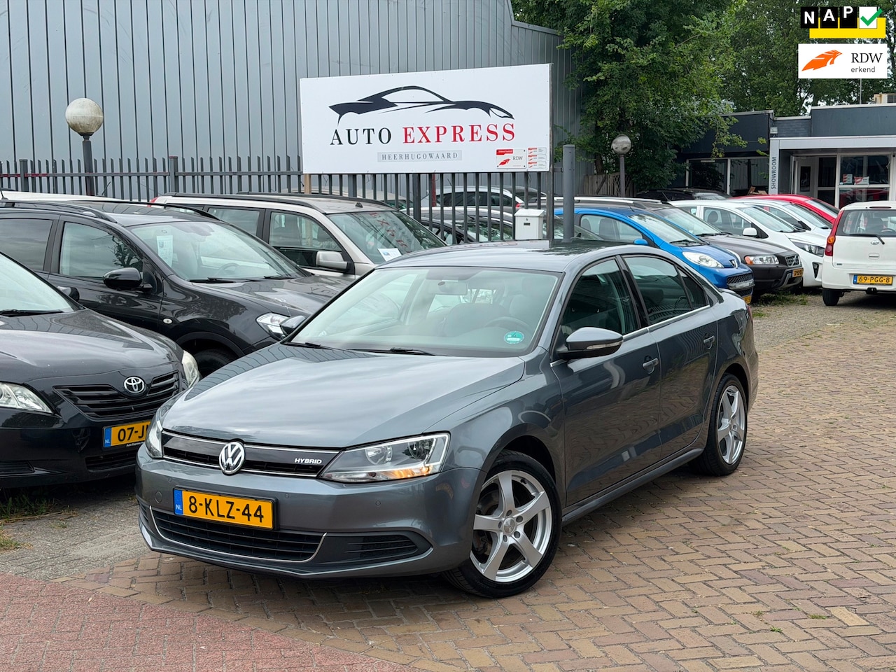 Volkswagen Jetta - 1.4 TSI Hybrid Comfortline Aut/Navigatie/Cruise/Nap/Nieuw Apk/2 sleutels aanwezig/3 Maande - AutoWereld.nl