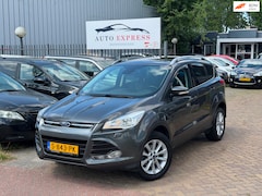 Ford Kuga - 1.5 Titanium Styling Pack/Navi/Cruise/Stoelverwarming/Trekhaak/Nieuw Apk/volledig onderhou