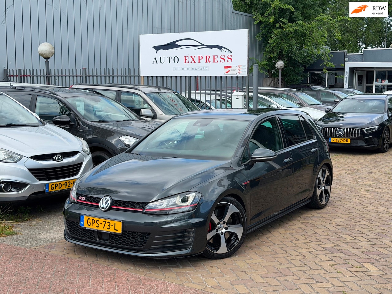 Volkswagen Golf - 2.0 TSI GTI Performance Aut/Leer/Carplay/Sound Systeem/adp cruise/Xzenon/Elektrische Stoel - AutoWereld.nl