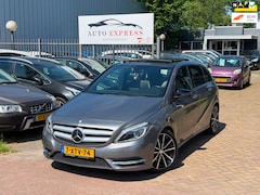 Mercedes-Benz B-klasse - 180 Ambition Aut/Pano Dak/Xzenon/Navi/stoelverwarming/Terekhaak/Nap/6Maanden Garantie