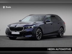 BMW 5-serie Touring - 550e xDrive | M-Sport Pro | M-sportonderstel Professional | Trekhaak | Iconic Glow exterie