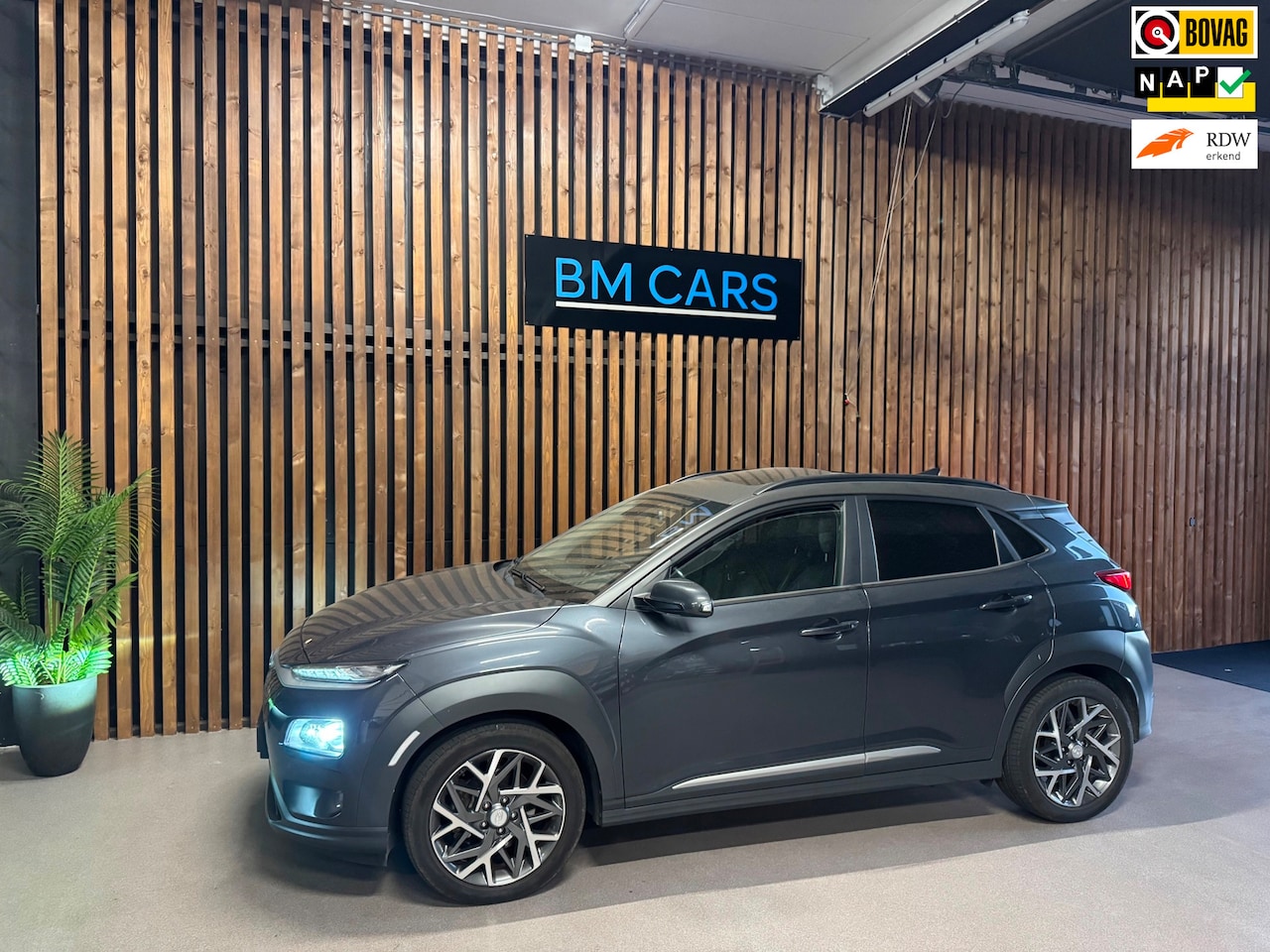 Hyundai Kona Electric - EV Premium 64 kWh Leder,Schuifdak,Camera - AutoWereld.nl