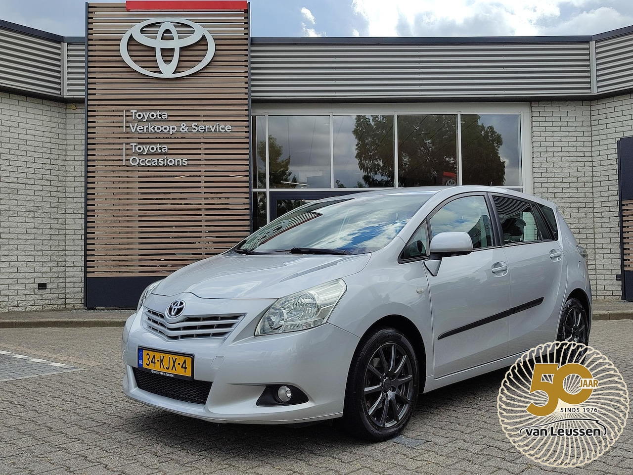 Toyota Verso - 1.8 VVT-i ASPIRATION TREKHAAK 1300KG TREKGEW PARK-SENSOREN CRUISE CLIMA 17'' LM-VELGEN BLU - AutoWereld.nl