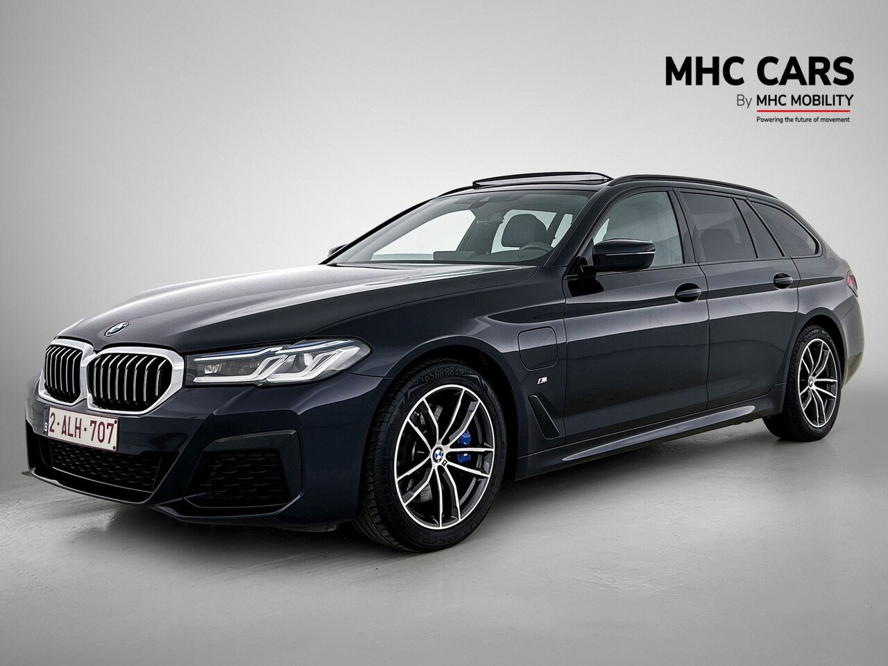 BMW 5-serie Touring - 530e High Executive | Trekhaak | Panoramadak | HIFI | - AutoWereld.nl