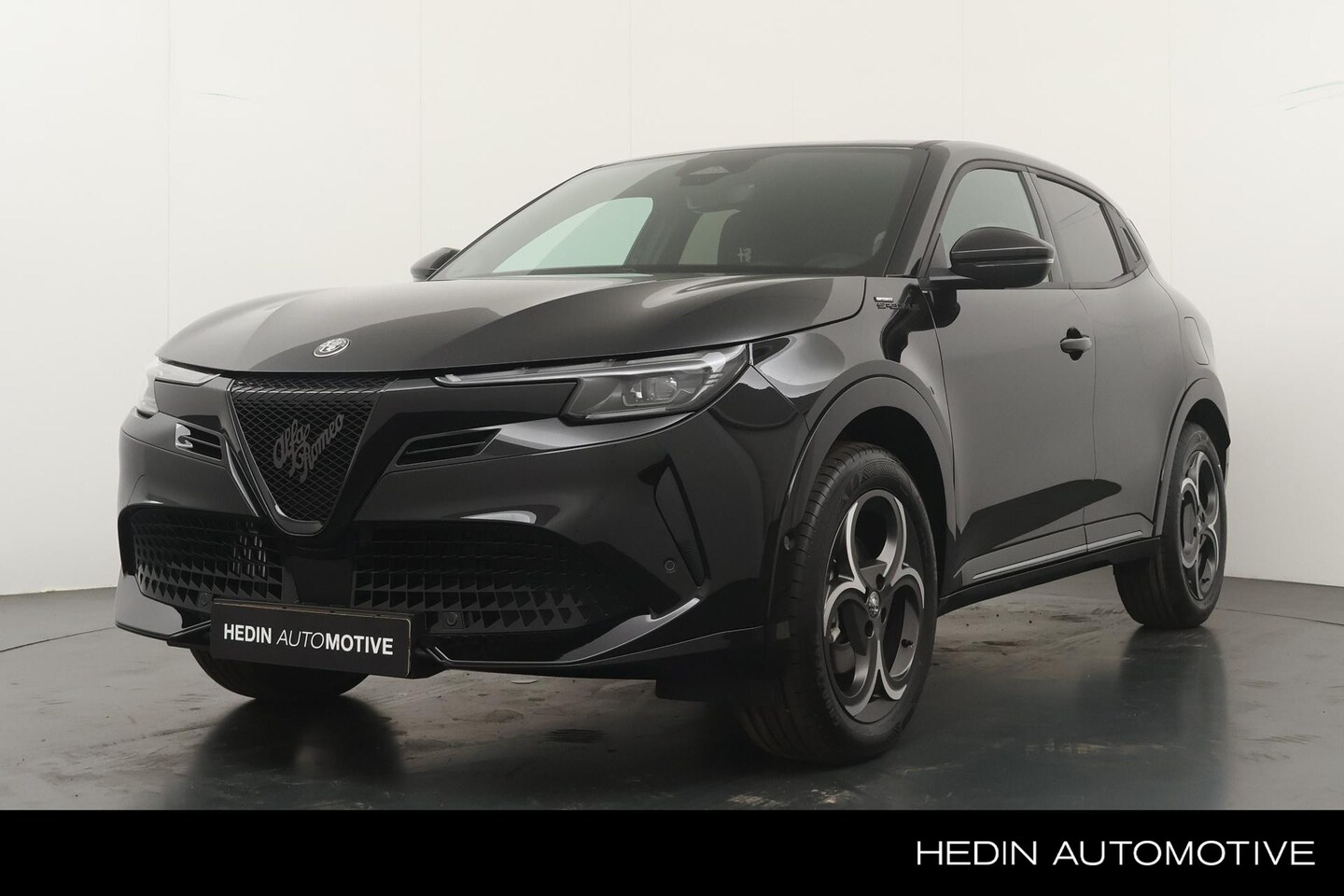 Alfa Romeo Junior - 1.2 Turbo Hybrid Ibrida Sport Speciale | Techno Pakket | verwamde voorruit | 18" LM Velgen - AutoWereld.nl
