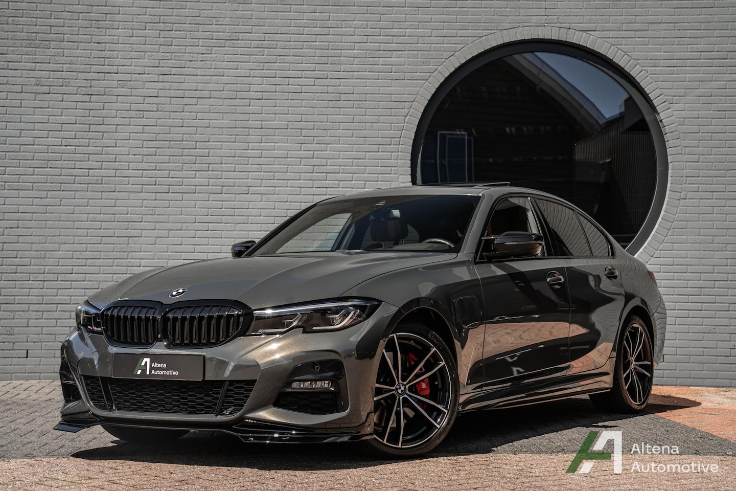 BMW 3-serie - 330e High Executive M-sport, Harman Kardon, schuifdak, M performance, Memory, driving assi - AutoWereld.nl