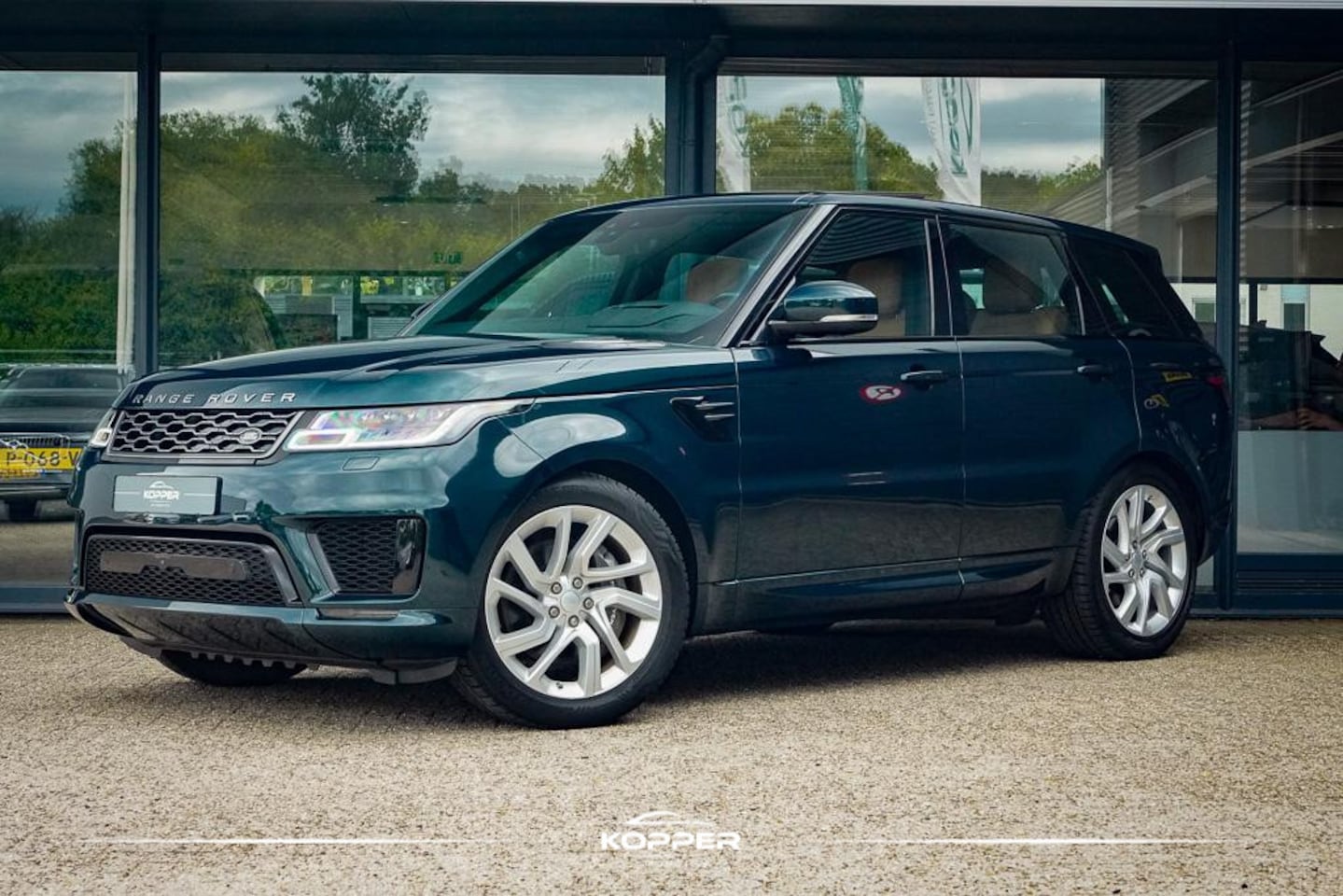 Land Rover Range Rover Sport - 2.0 P400e HSE Dynamic / SVO British Racing Green / Pano / Drive Pro / Trekhaak / Incl BTW - AutoWereld.nl