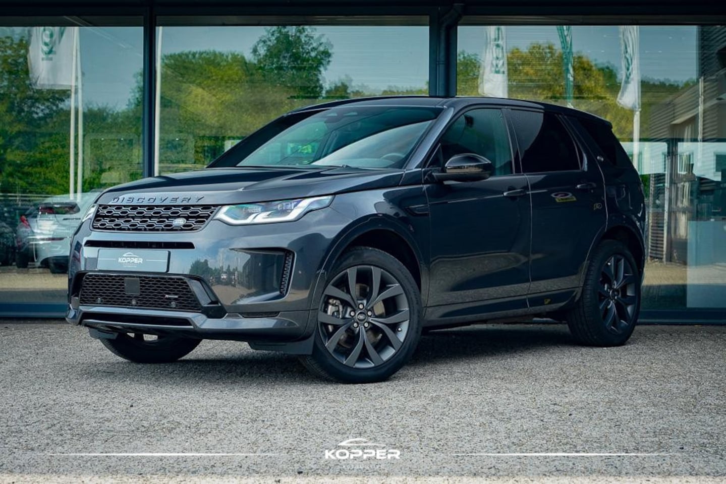 Land Rover Discovery Sport - P300e 1.5 R-Dynamic HSE / Pano / Trekhaak / Dealer Ond / 1 Eig / Meridian Surround - AutoWereld.nl