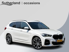 BMW X1 - xDrive25e M Sport 220 PK | M-Sport | Trekhaak | 19 inch | Camera | Sportstoelen | Stoelver