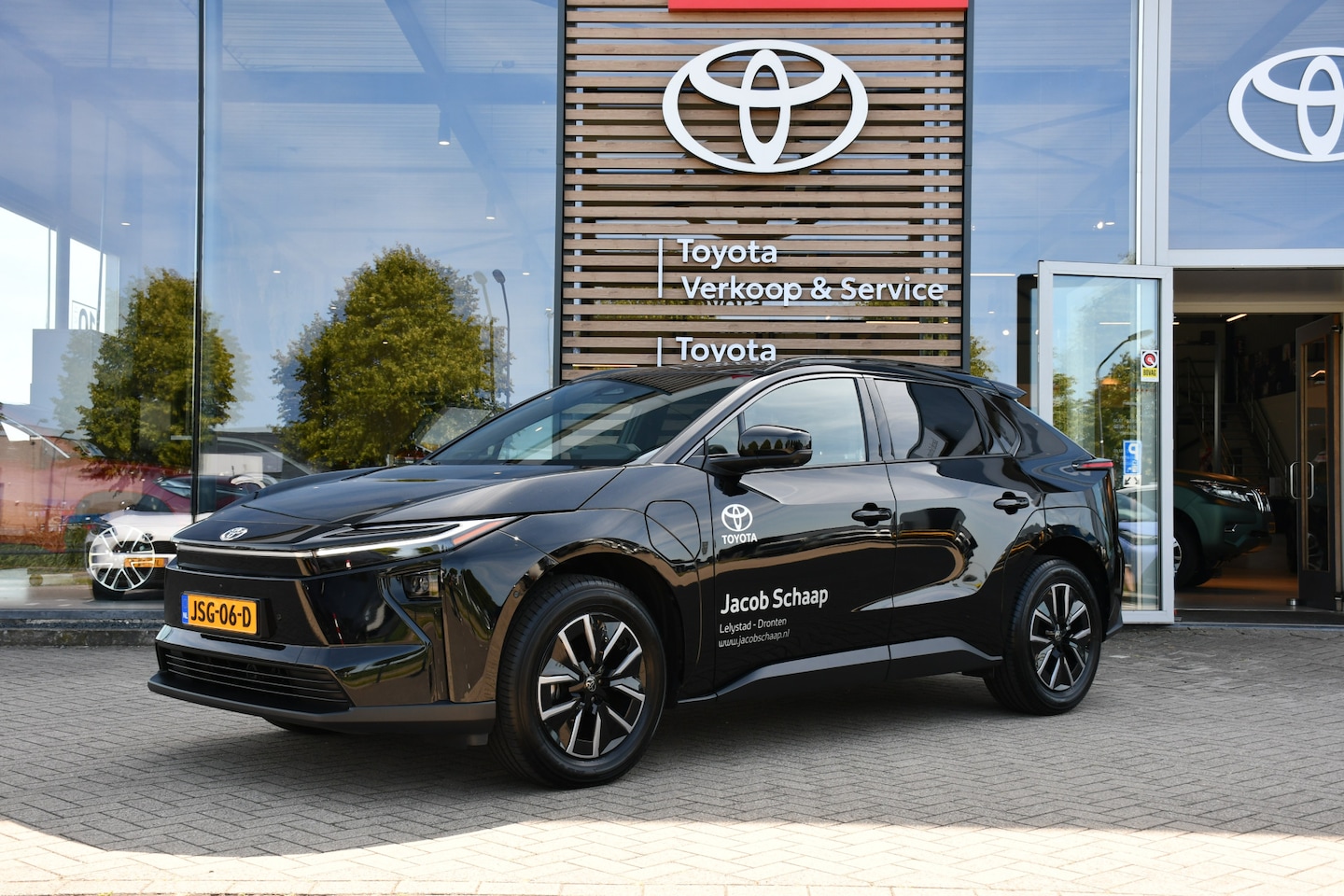 Toyota bZ4X - Executive 73 kWh 224pk | MY 26 | Leder | Dodehoekdetectie | Warmtepomp | JBL-audio | - AutoWereld.nl