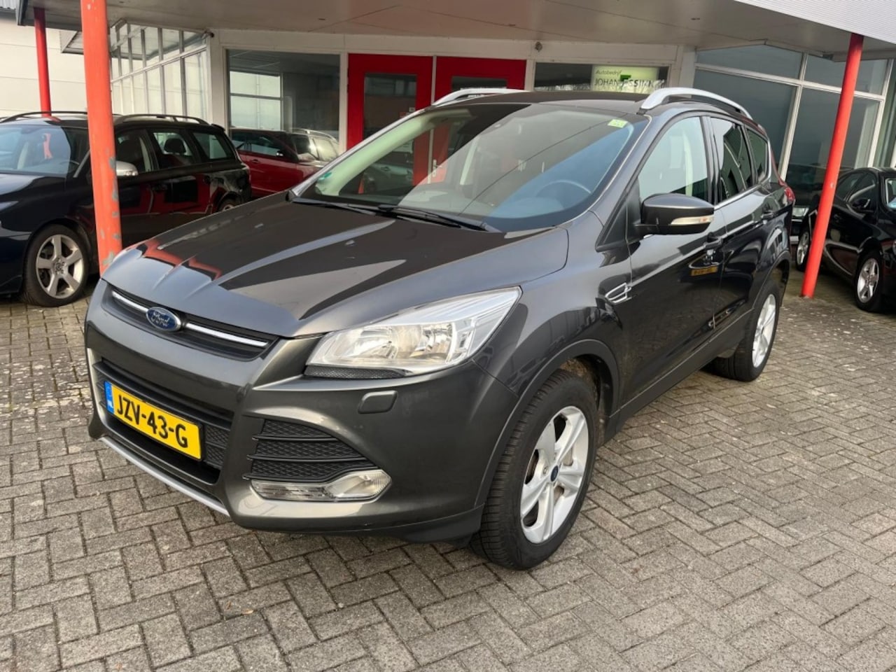 Ford Kuga - 1.5 150PK eccoboost Bluetooth Nieuwe Distributieriem Winterpakket - AutoWereld.nl