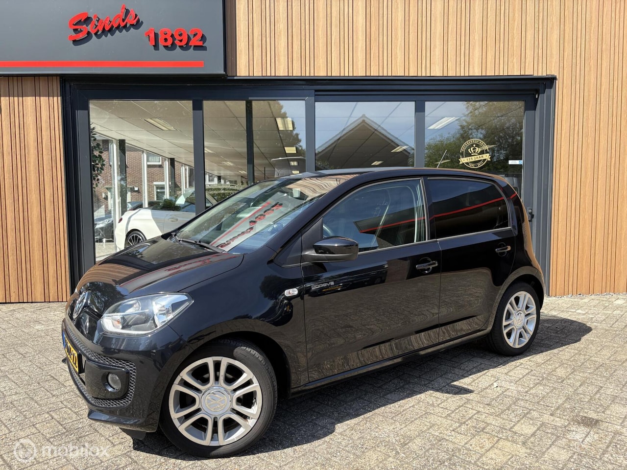 Volkswagen Up! - 1.0 groove up! BlueMotion | 5 deurs | Fender audio | Orgi.NL | Navi | Cruise | - AutoWereld.nl