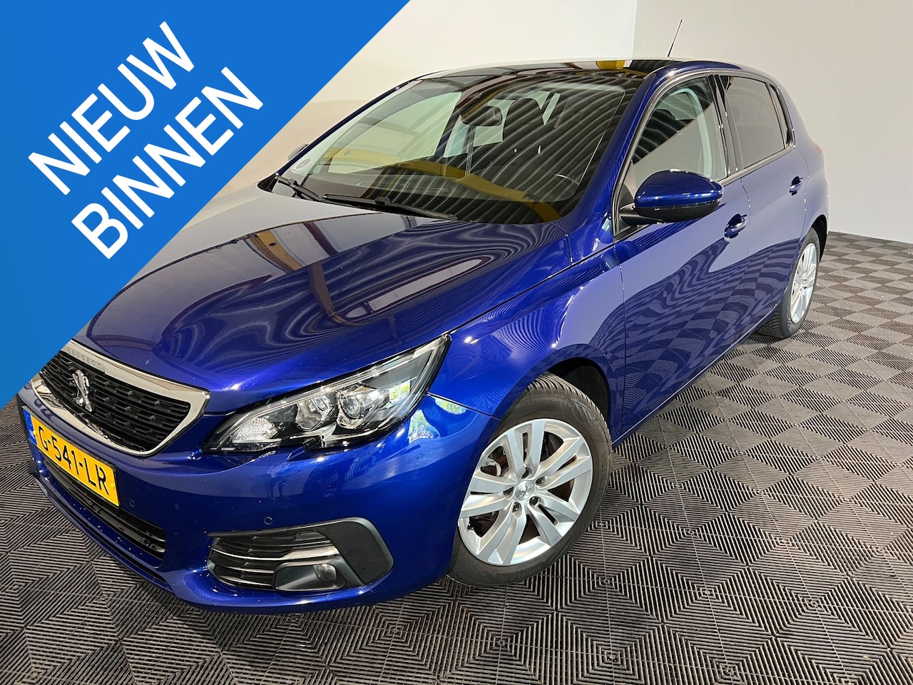 Peugeot 308 - 1.2 PureTech Blue Lease Executive Panoramadak - AutoWereld.nl