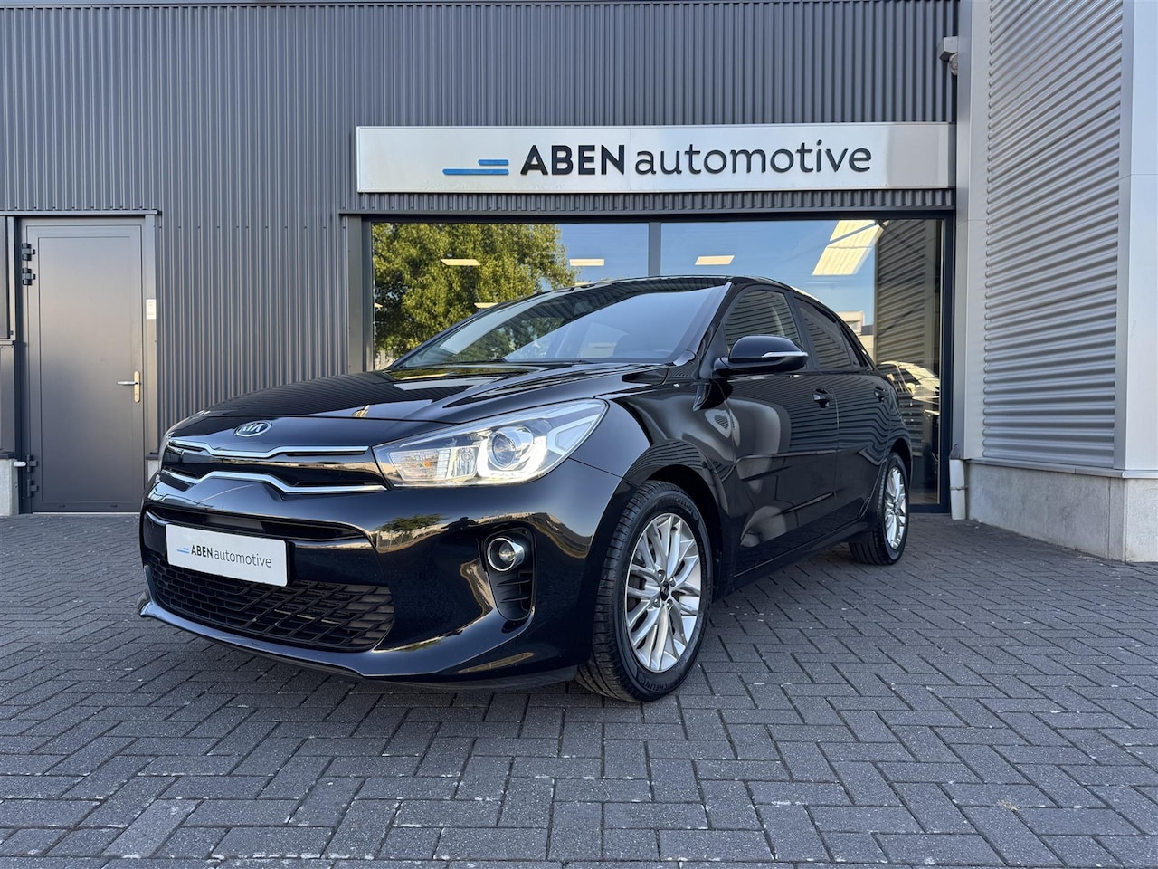 Kia Rio - 1.2 cvvt 84PK Dream Team Edition (CARPLAY|NAVI|CAMERA|WINTER PACK) - AutoWereld.nl