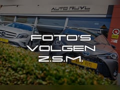 Lexus LBX - Cool 2WD Two-Tone 8.847 Km Passionate Yellow