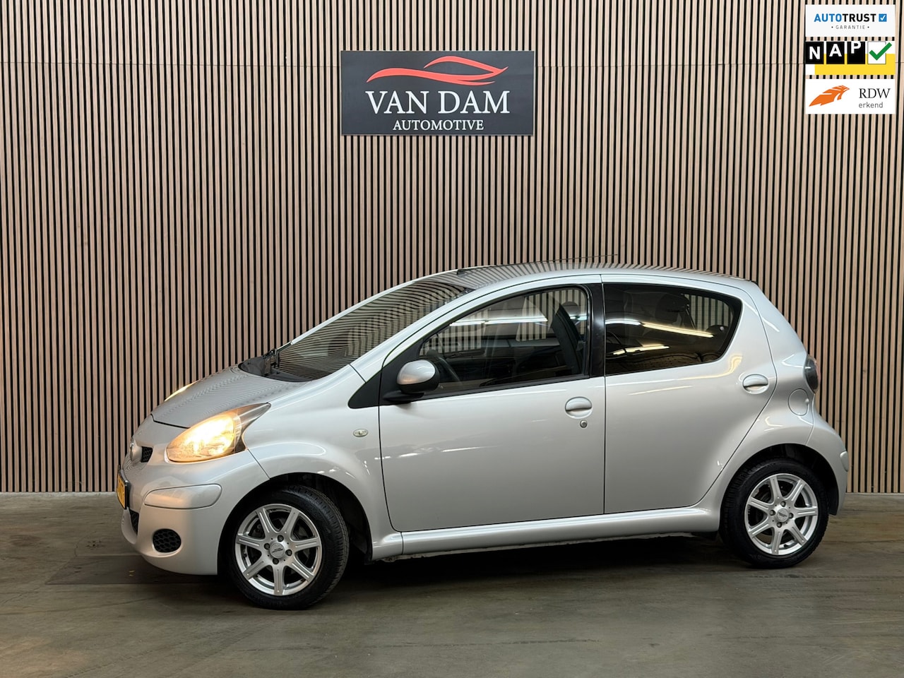 Toyota Aygo - 1.0-12V Comfort Navigator 2012 NAP AIRCO NAVI - AutoWereld.nl