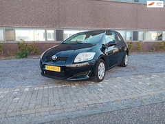 Toyota Auris - 1.6-16V Terra