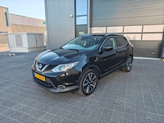 Nissan Qashqai - 1.2 Tekna, Cruise control, Parking system, Navi, Panodak, Achteruitrijcamera, Ledere bekle