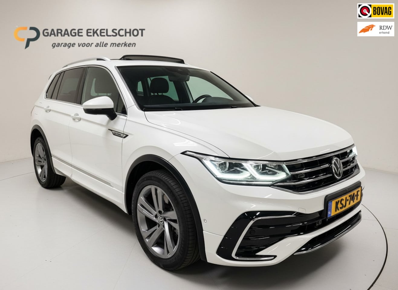 Volkswagen Tiguan - 1.4 TSI eHybrid R-Line|Pano|Elektr.stoel|360°|Stoelver|ACC - AutoWereld.nl
