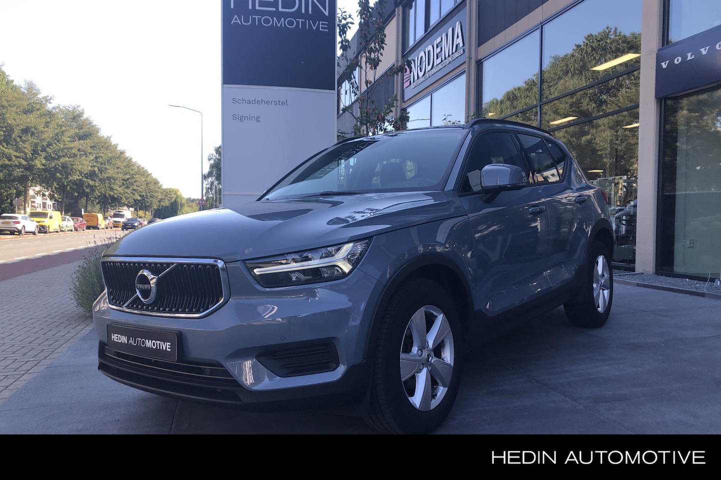 Volvo XC40 - 1.5 T2 Momentum Core 1e Eigenaar |Volledig Dealer Onderhouden | Elek.Ramen Voor + Achter | - AutoWereld.nl
