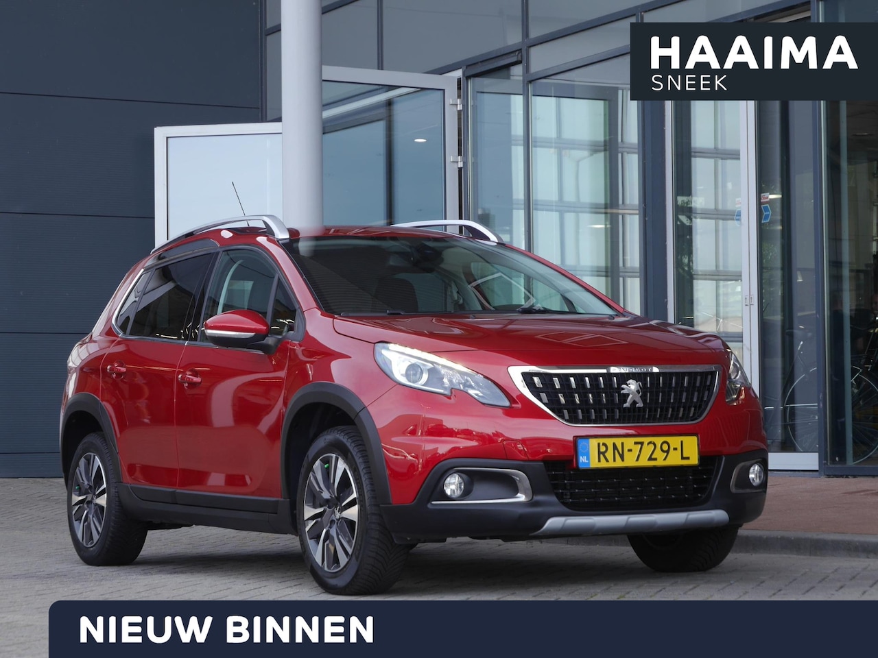 Peugeot 2008 - 1.2 PureTech Allure | Extra getint glas | Achteruitrijcamera | Climate control | Apple car - AutoWereld.nl