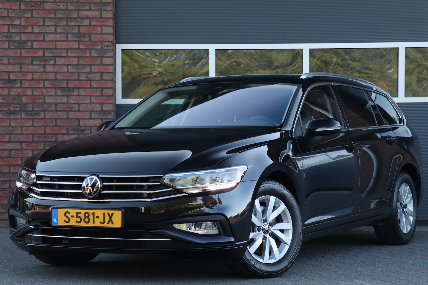 Volkswagen Passat Variant - 2.0 TDI DSG, Business - AutoWereld.nl