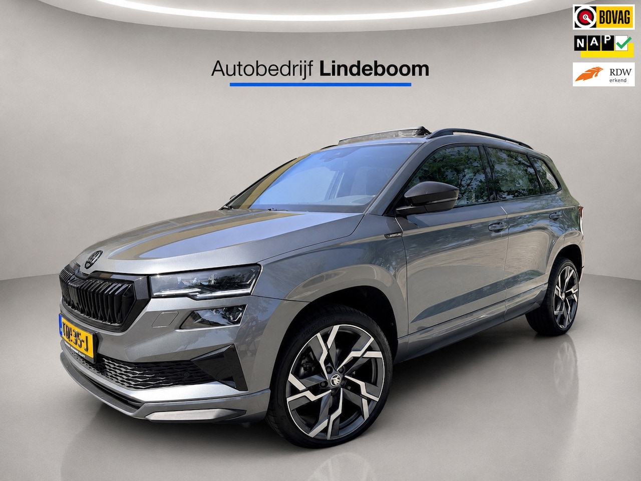Skoda Karoq - 1.5 TSI ACT Sportline Panoramadak, Memory Seat, Camera, Canton Audio, Stoel verwarming - AutoWereld.nl