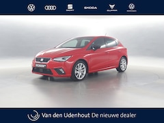 SEAT Ibiza - 1.5 TSI 150pk FR Sport DSG / Navigatie via App Connect / Full-LED / Parkeersensoren Half s