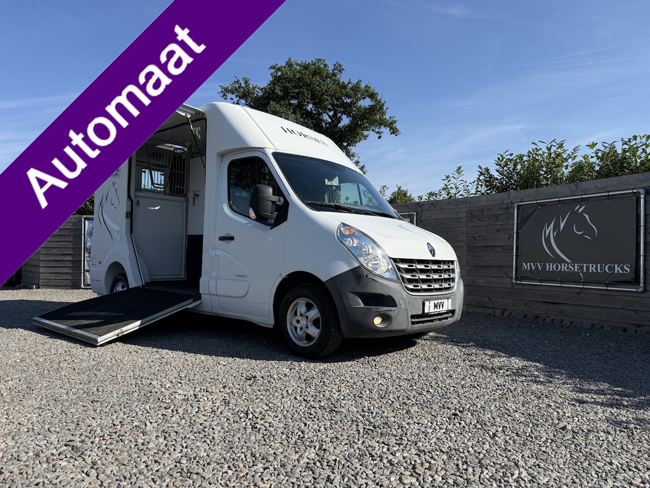 Renault Master Pro - | HORSETRUCK | BARBOT | SAFETY 3 | 2011 | 93.771KM | V-RECK | MANUEL | 3-SEAT | L2 | NO VA - AutoWereld.nl