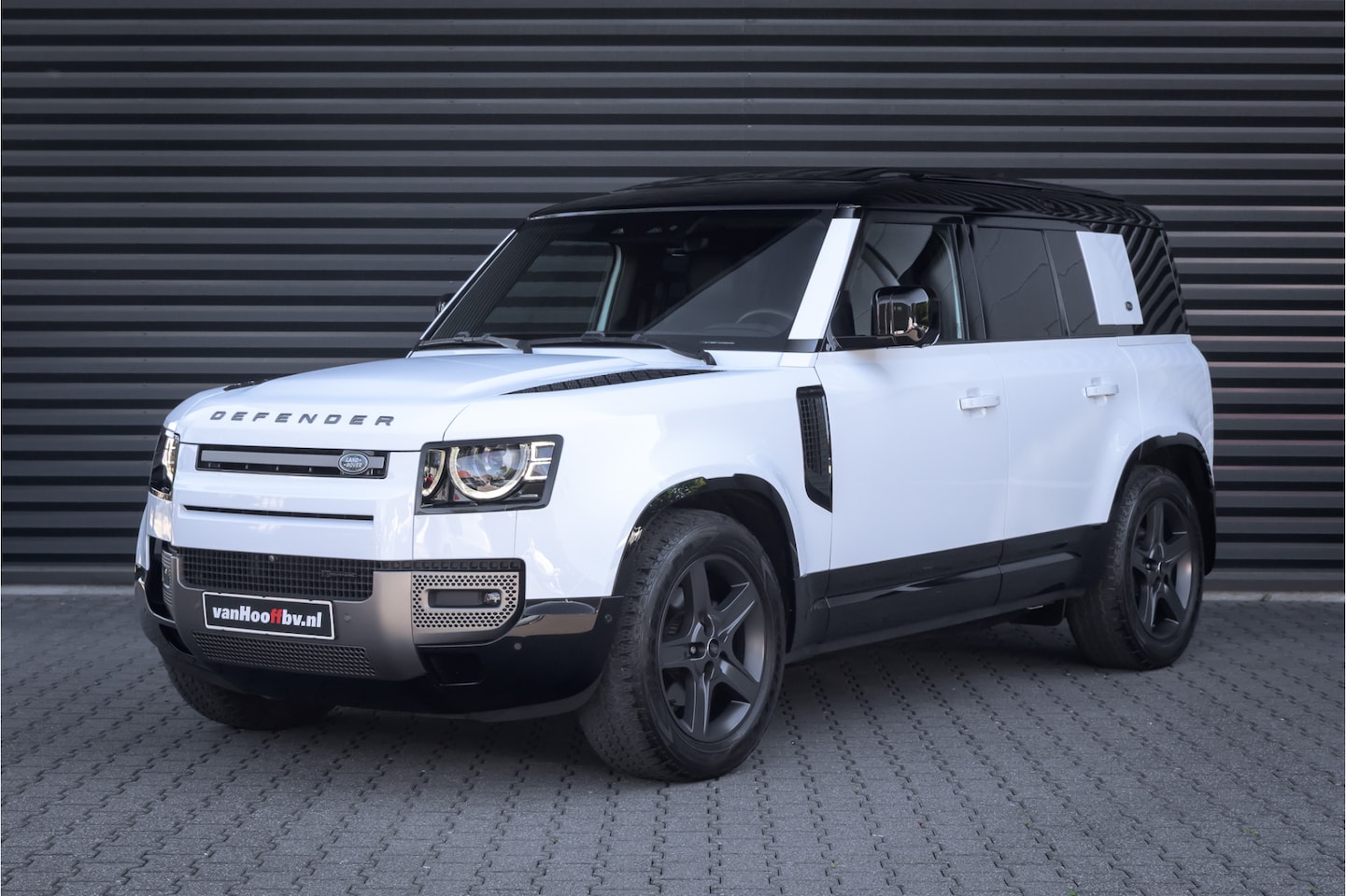Land Rover Defender 110 - 3.0 D200 X-Dynamic SE - Luchtvering - Trekhaak - AutoWereld.nl