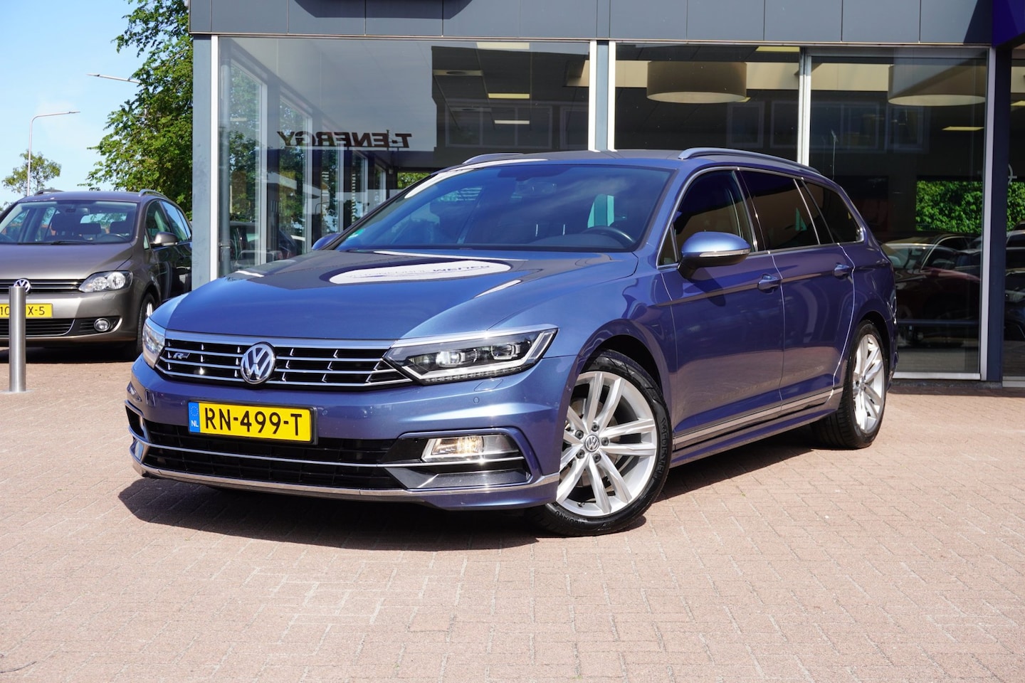 Volkswagen Passat Variant - 1.6 TDI Highline Business Rline | Automaat | Navigatie | Elek. Pakket | 18 inch | Vol opti - AutoWereld.nl